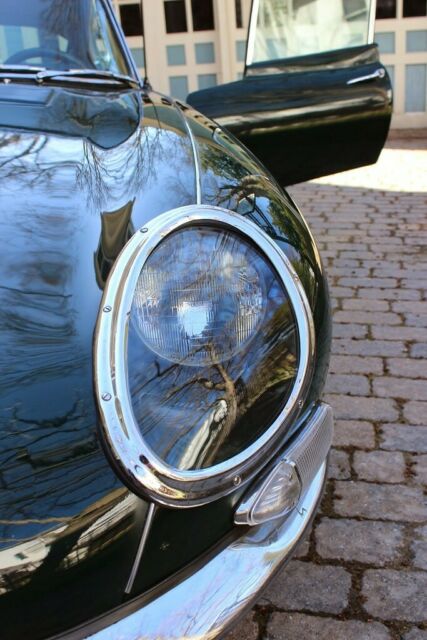 Jaguar E-Type 1964 image number 31