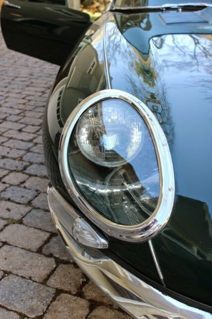 Jaguar E-Type 1964 image number 32