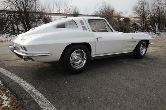 Chevrolet Corvette 1964 image number 28