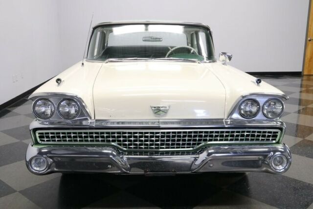 Ford Galaxie 1959 image number 19