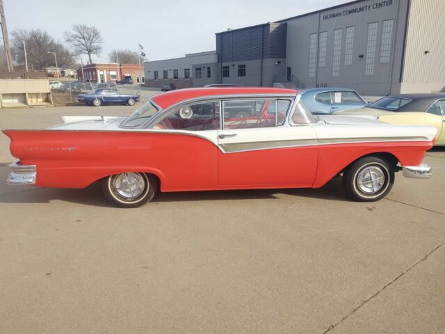 Ford Fairlane 1957 image number 9