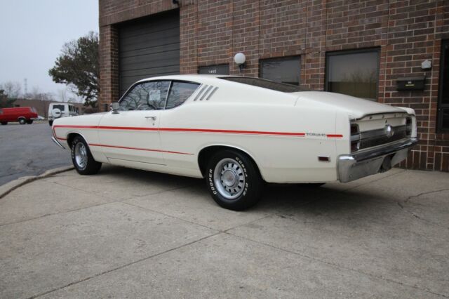 Ford Torino 1969 image number 2