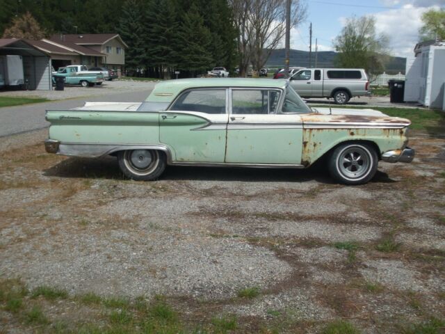 Ford Galaxie 1959 image number 0