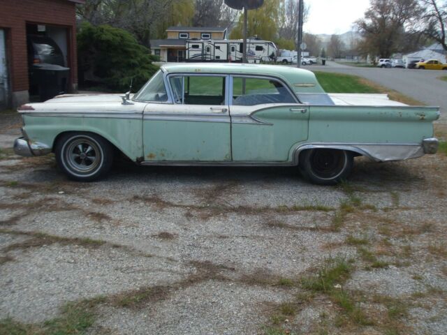 Ford Galaxie 1959 image number 1