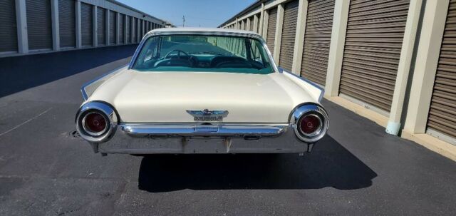 Ford Thunderbird 1961 image number 12