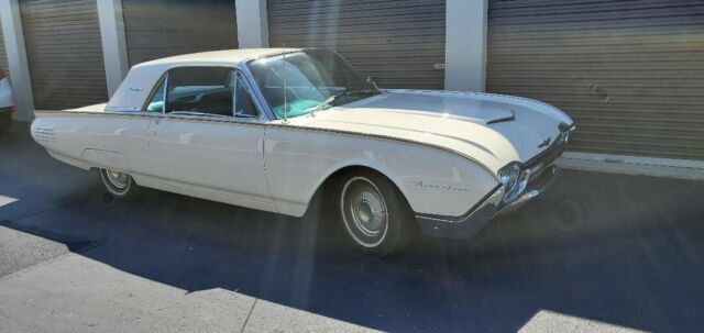 Ford Thunderbird 1961 image number 31