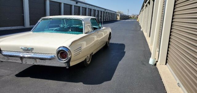 Ford Thunderbird 1961 image number 33