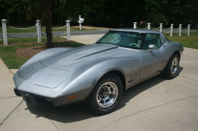 Chevrolet Corvette 1978 image number 0