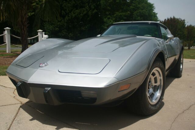 Chevrolet Corvette 1978 image number 1