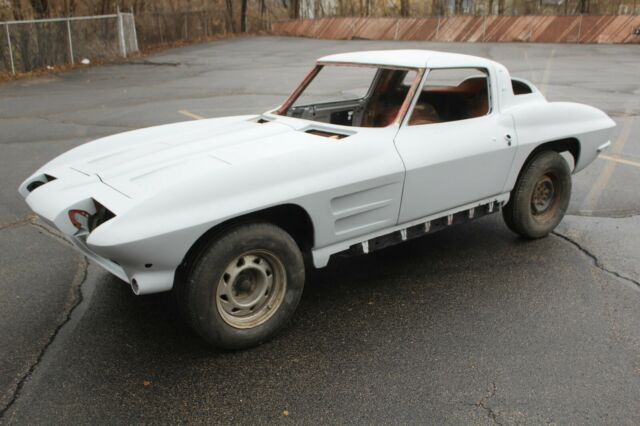 Chevrolet Corvette 1963 image number 2