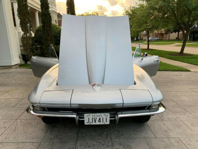 Chevrolet Corvette 1965 image number 44