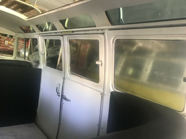 Volkswagen Bus/Vanagon 1964 image number 38