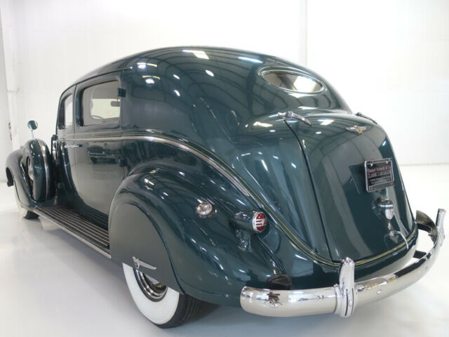 Chrysler Custom Imperial 1938 image number 29