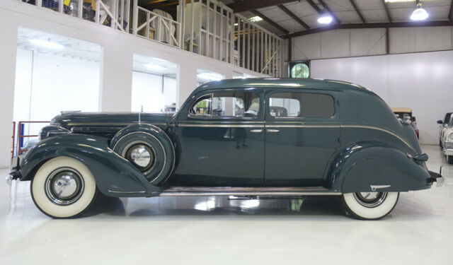 Chrysler Custom Imperial 1938 image number 6