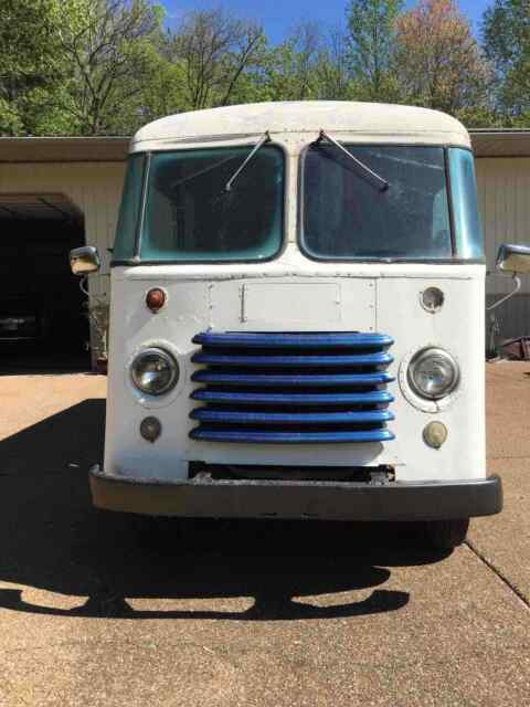 Ford Van 1960 image number 0