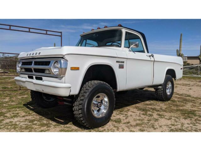 Dodge Power Wagon 1970 image number 24