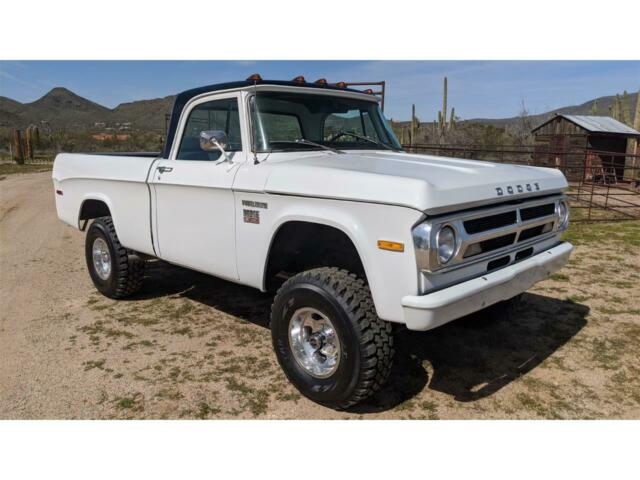 Dodge Power Wagon 1970 image number 28