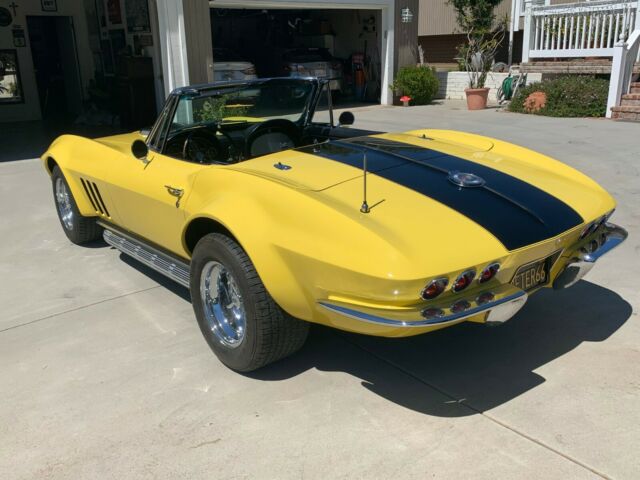 Chevrolet Corvette 1966 image number 16