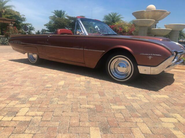 Ford Thunderbird 1962 image number 0