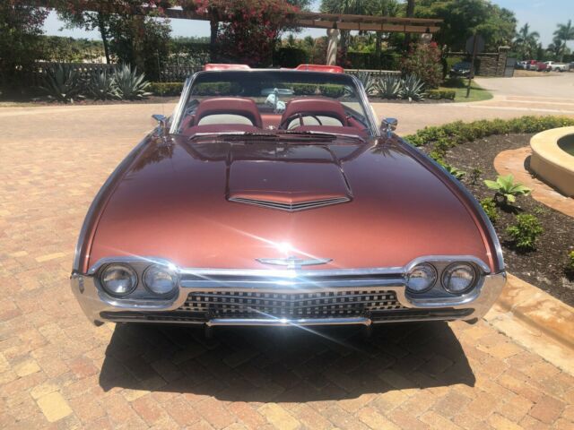 Ford Thunderbird 1962 image number 11