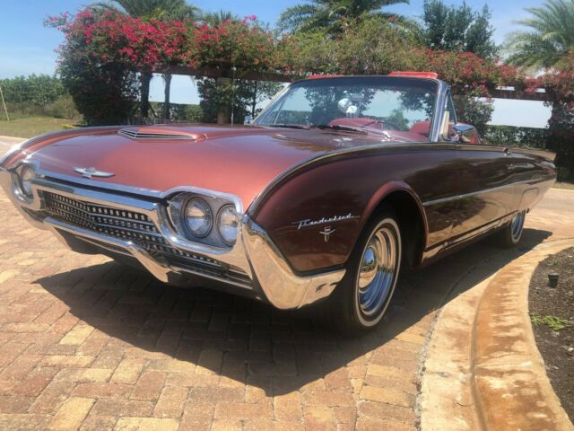 Ford Thunderbird 1962 image number 29