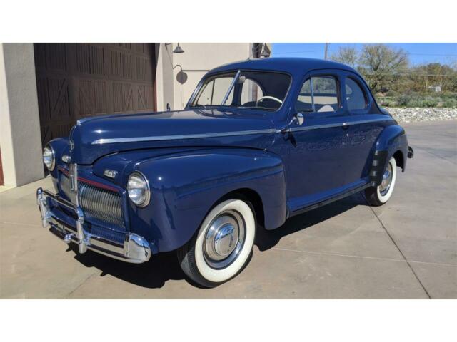 Ford Deluxe 1942 image number 0