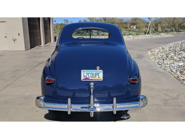 Ford Deluxe 1942 image number 28