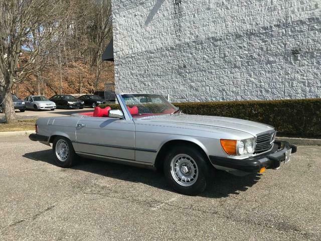 Mercedes-Benz SL-Class 1977 image number 25