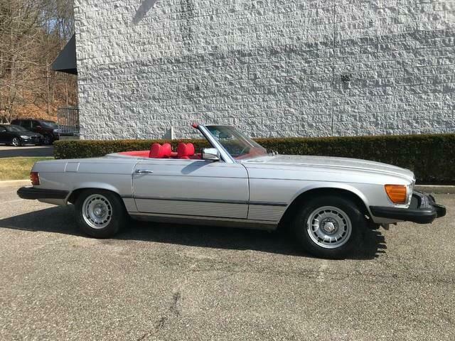 Mercedes-Benz SL-Class 1977 image number 26