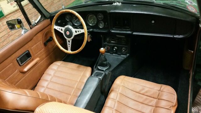 MG MGB 1977 image number 12