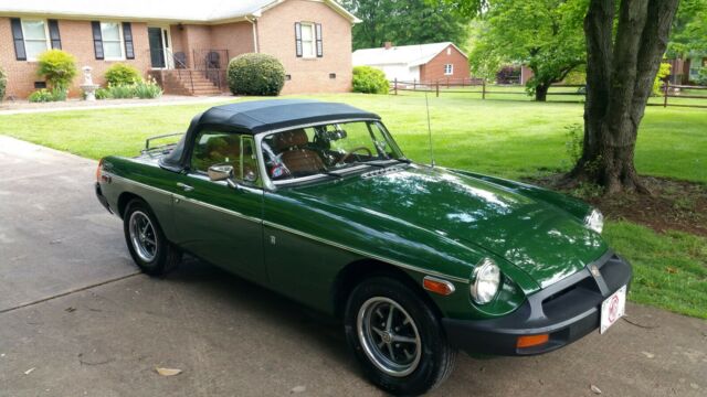 MG MGB 1977 image number 2