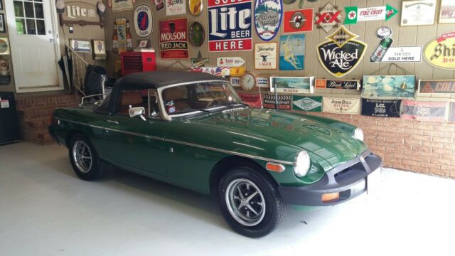 MG MGB 1977 image number 24