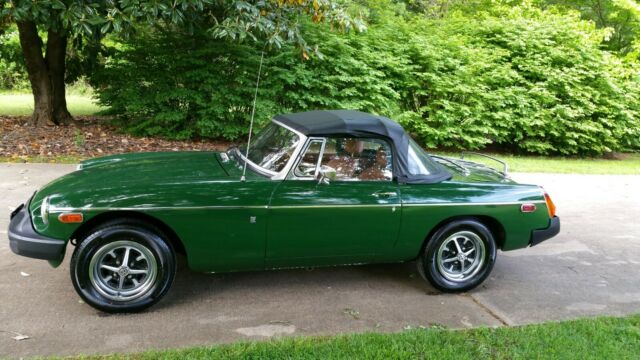 MG MGB 1977 image number 29