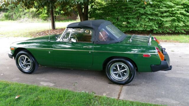 MG MGB 1977 image number 30