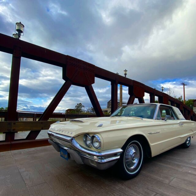 Ford Thunderbird 1964 image number 0