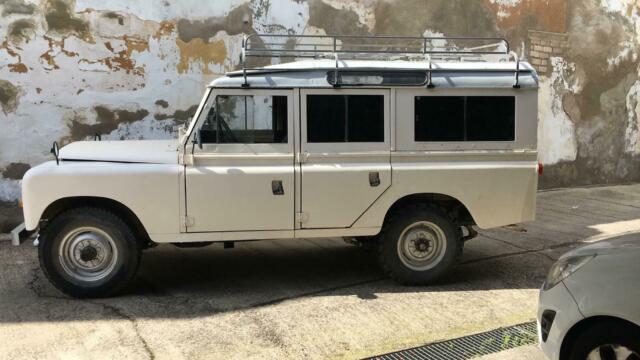 Land Rover Defender 1977 image number 27