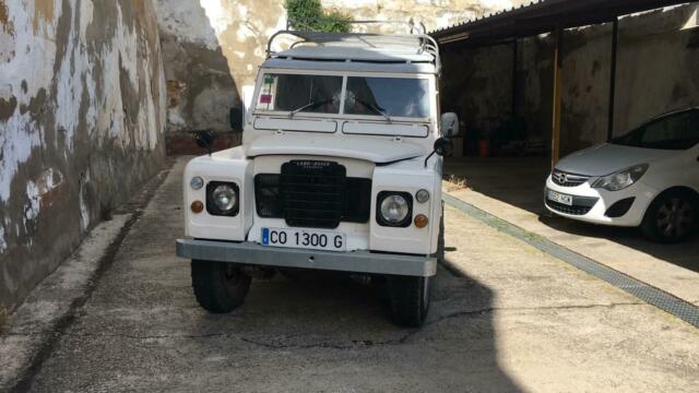 Land Rover Defender 1977 image number 47