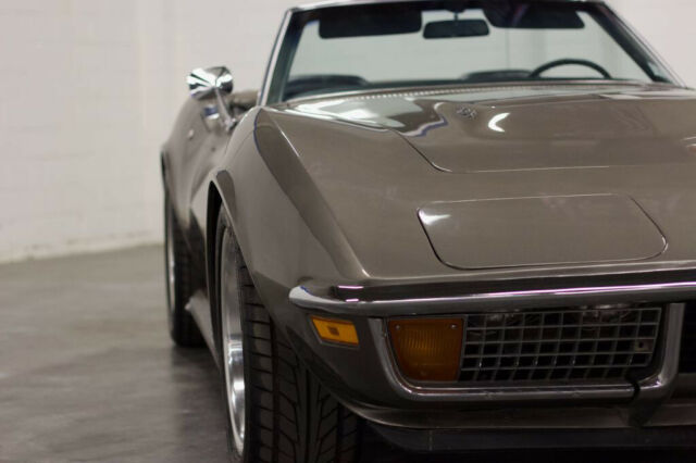 Chevrolet Corvette 1972 image number 19