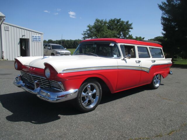 Ford Country Sedan Wagon 1957 image number 24