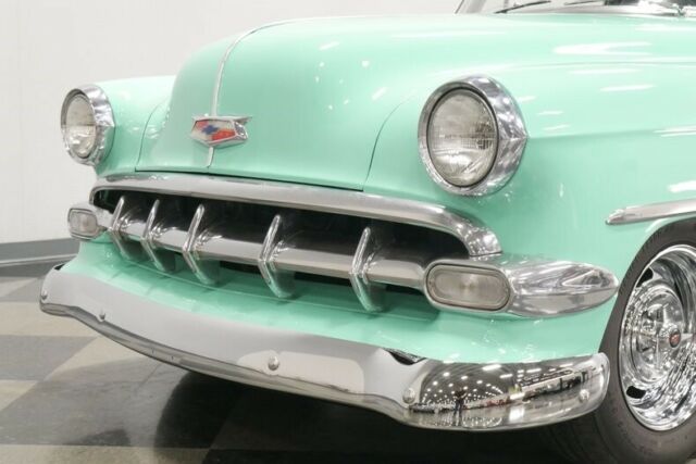 Chevrolet Bel Air/150/210 1954 image number 21