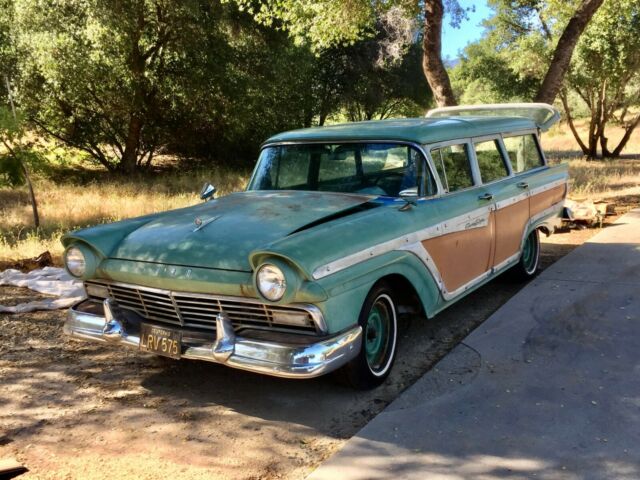 Ford Country Squire 1957 image number 0