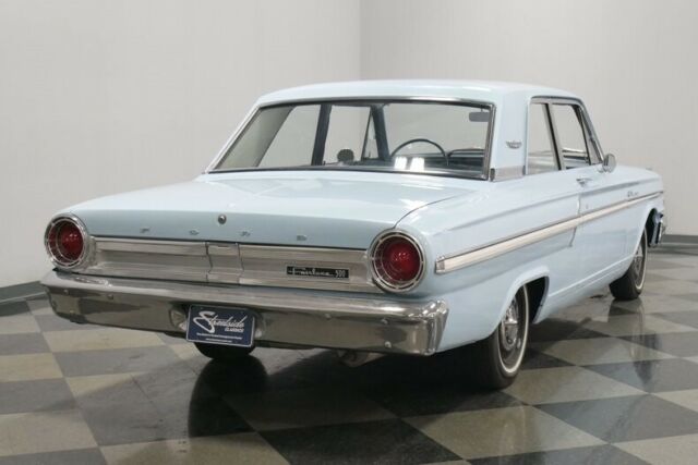 Ford Fairlane 1964 image number 12