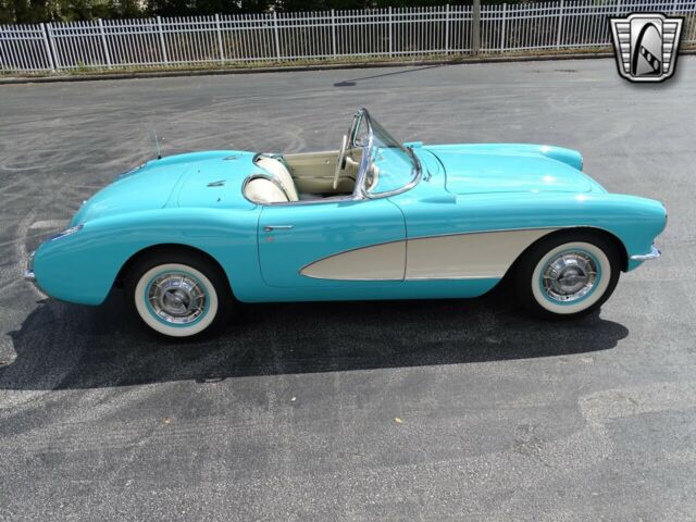 Chevrolet Corvette 1957 image number 30