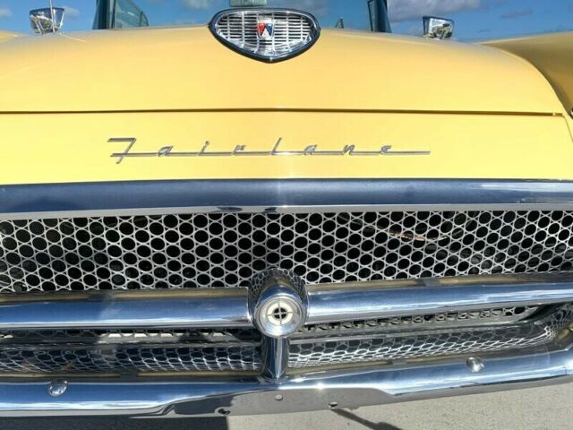 Ford Fairlane 1958 image number 33