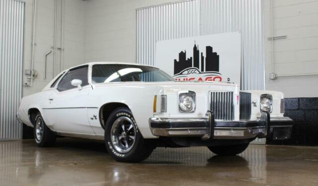 Pontiac Grand Prix 1974 image number 24