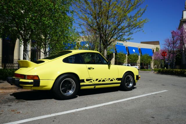 Porsche 911 1975 image number 23