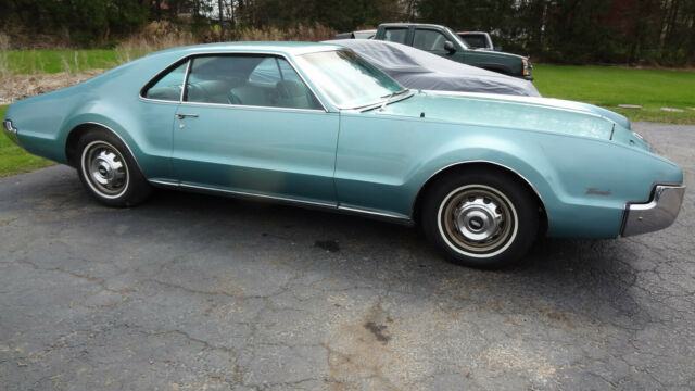 Oldsmobile Toronado 1966 image number 0