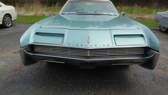 Oldsmobile Toronado 1966 image number 11