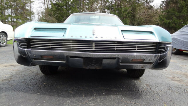 Oldsmobile Toronado 1966 image number 2