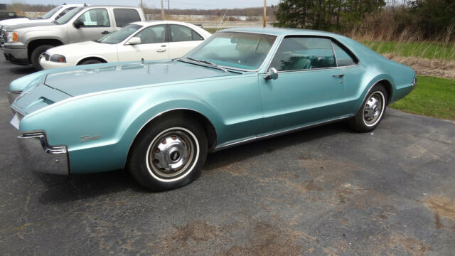 Oldsmobile Toronado 1966 image number 27